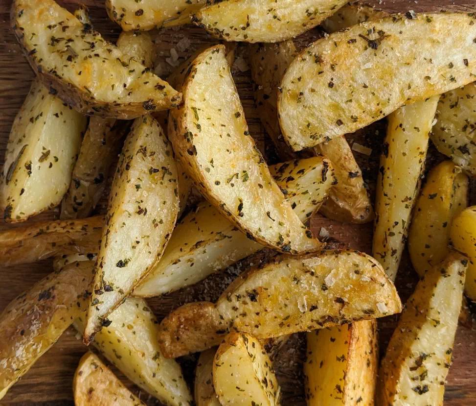 Baked potato wedges with spices